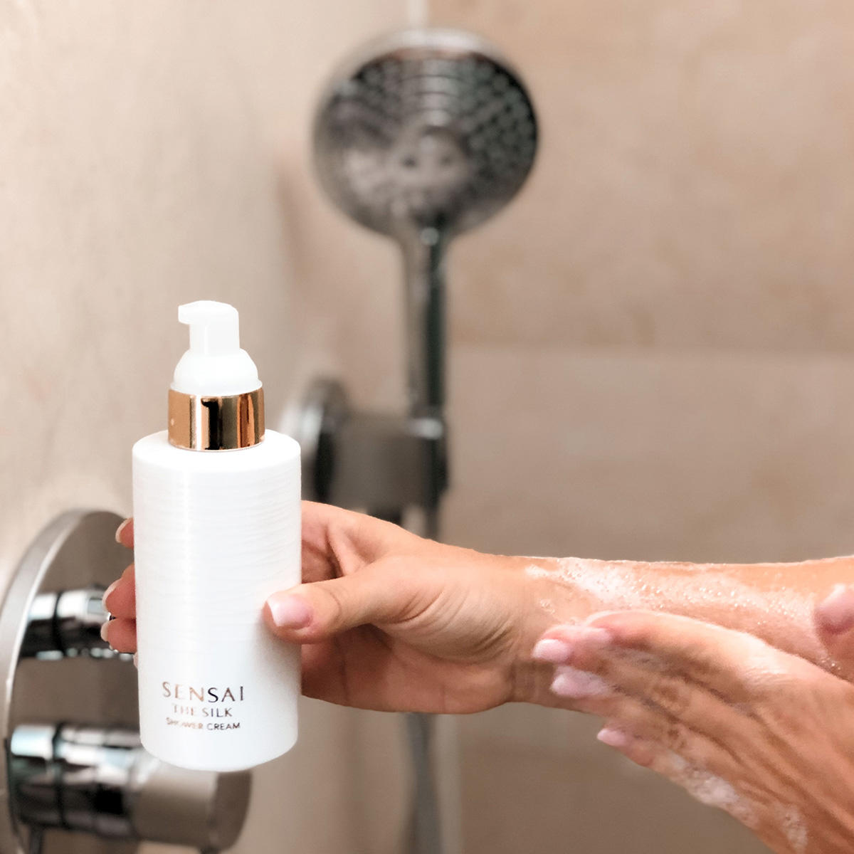 SENSAI The Silk Shower Cream 200 ml - 2