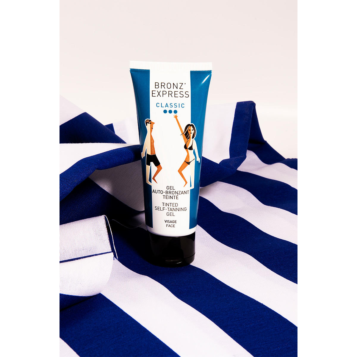 Académie BRONZ' EXPRESS GEL AUTO-BRONZANT TEINTÉ 75 ml - 2