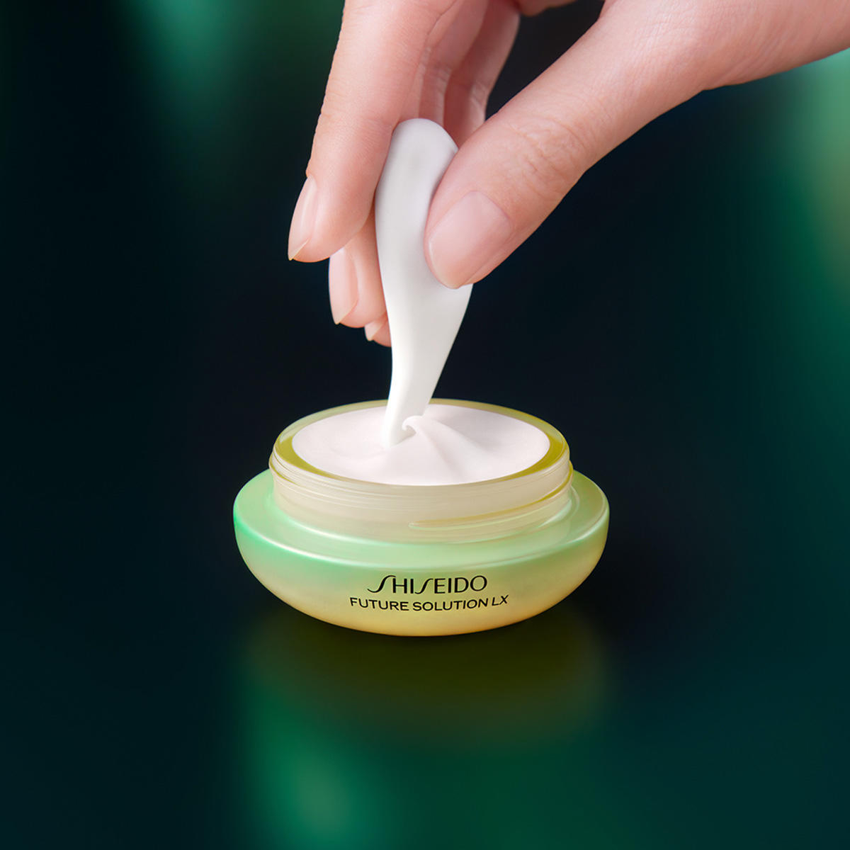 Shiseido Future Solution LX Legendary Enmei Ultimate Brillance Eye Cream 15 ml - 3