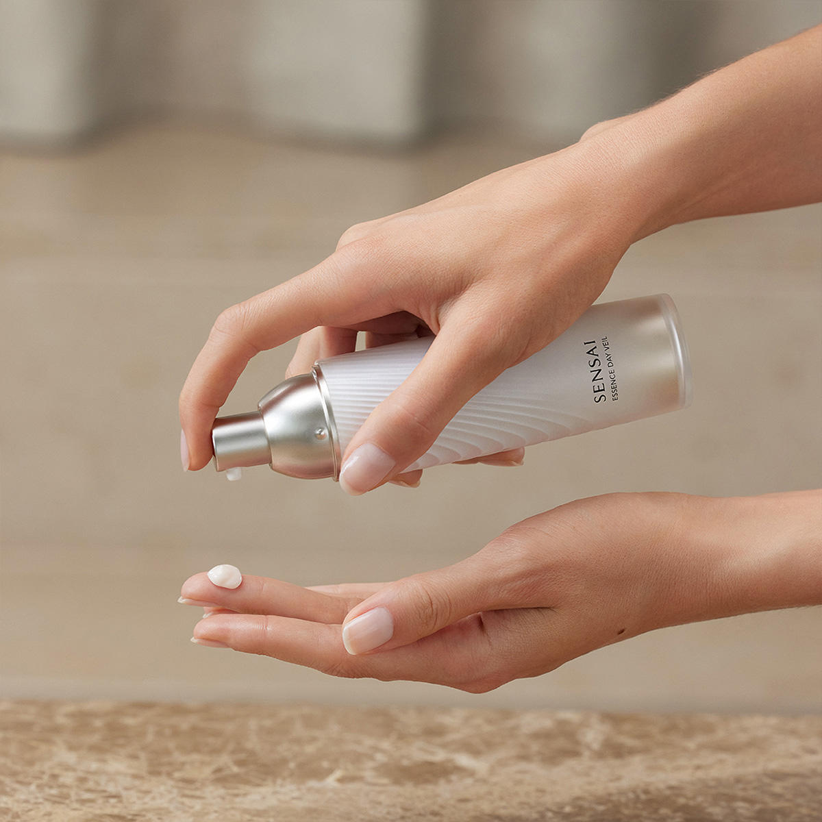 SENSAI Essence Day Veil 40 ml - 4
