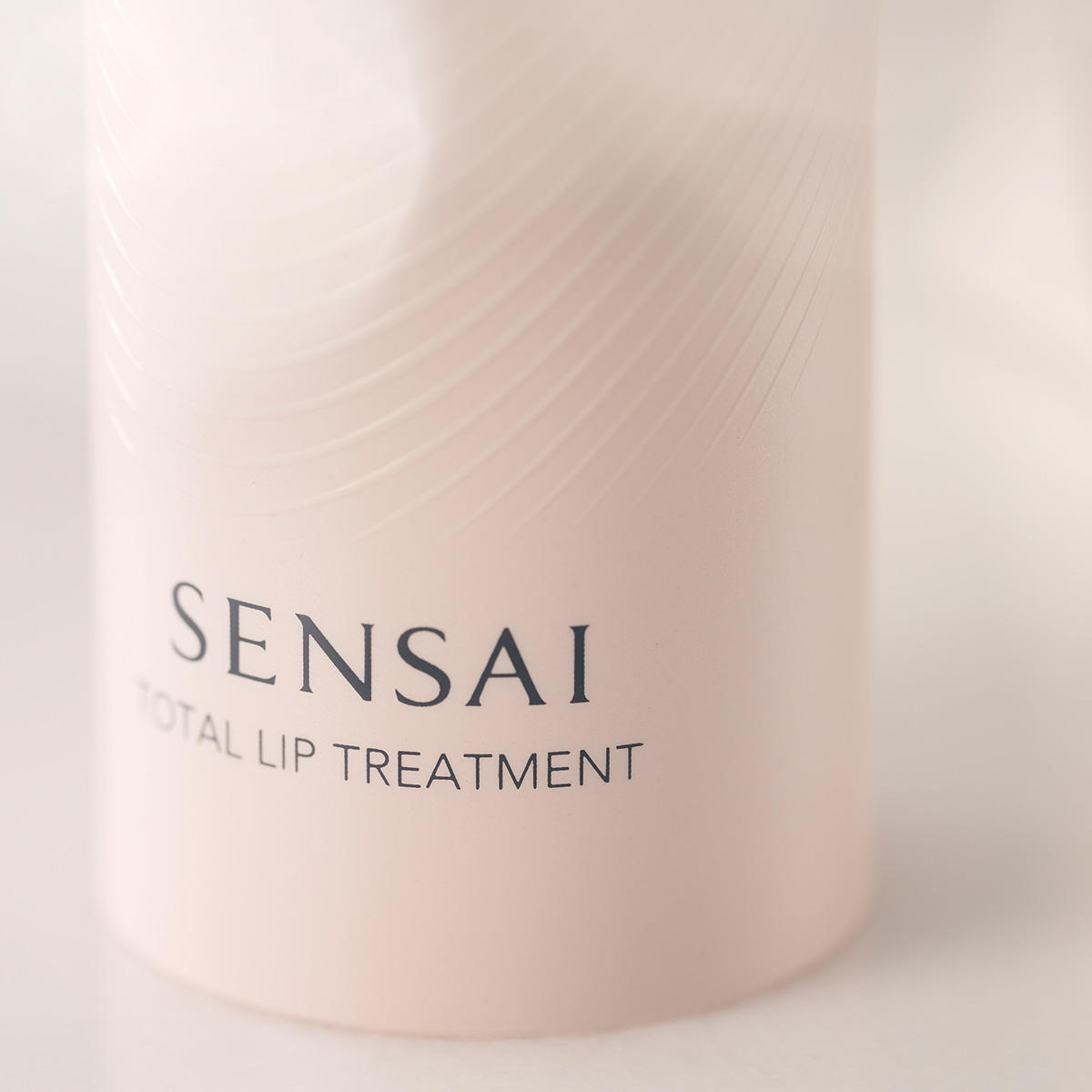 SENSAI Total Lip Treatment 15 ml - 4