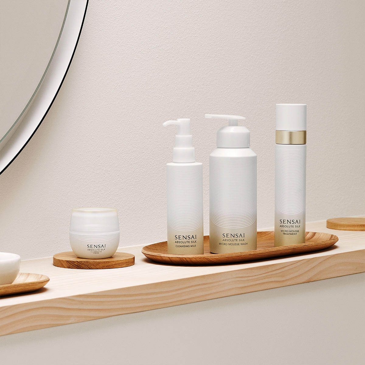 SENSAI ABSOLUTE SILK Illuminative Cream 40 ml - 4