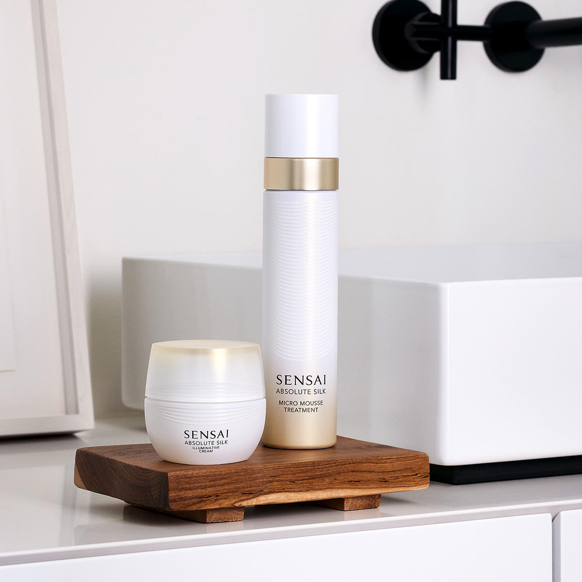 SENSAI ABSOLUTE SILK Micro Mousse Treatment 90 ml - 4